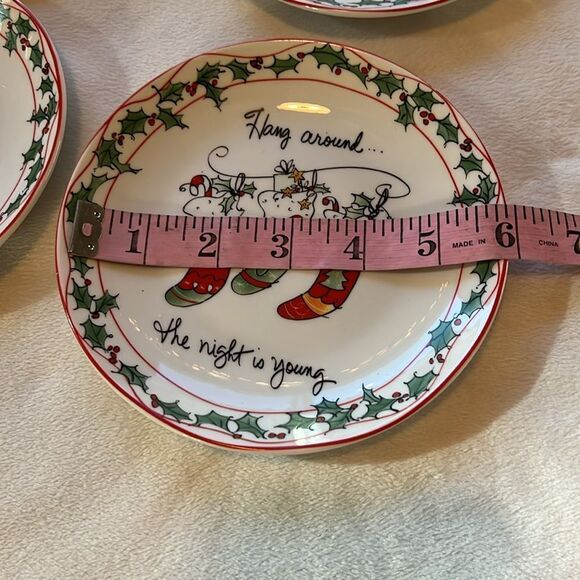 Certified International Christmas Saucers Plates 6 In Set 4 Mistletoe Berries - Picture 3 of 6